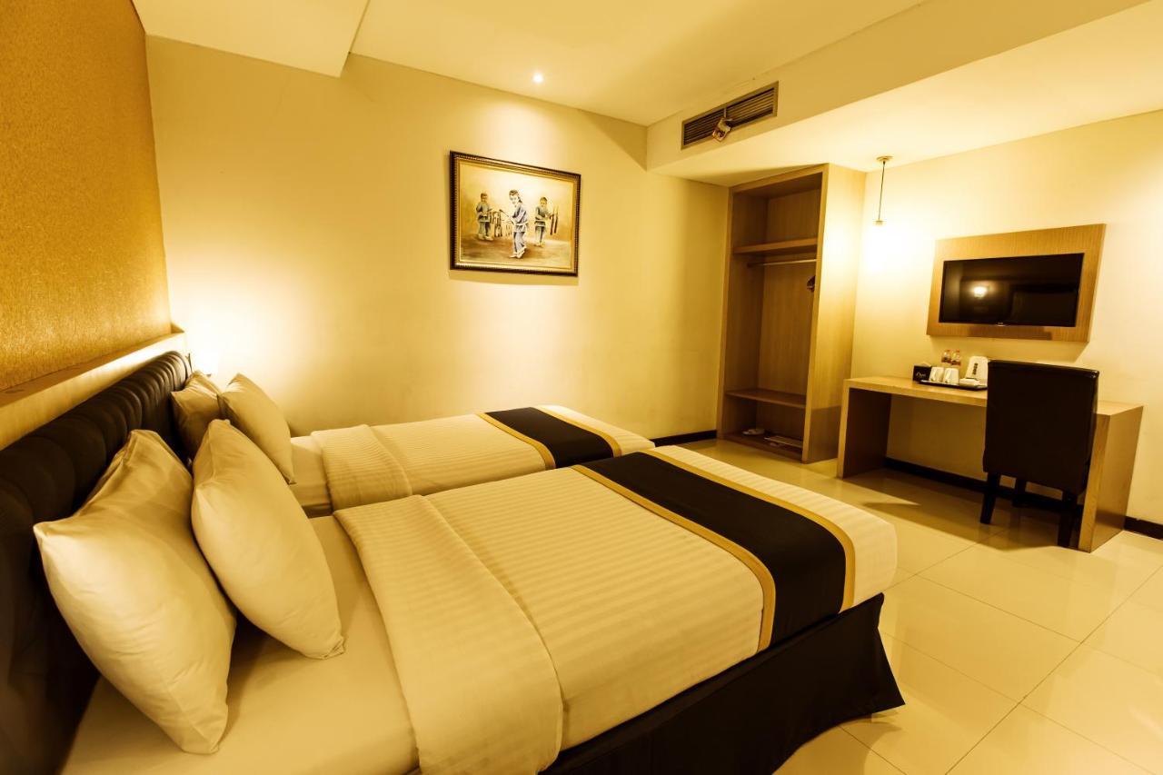 D'Best Hotel Pasar Baru Бандунг Екстериор снимка