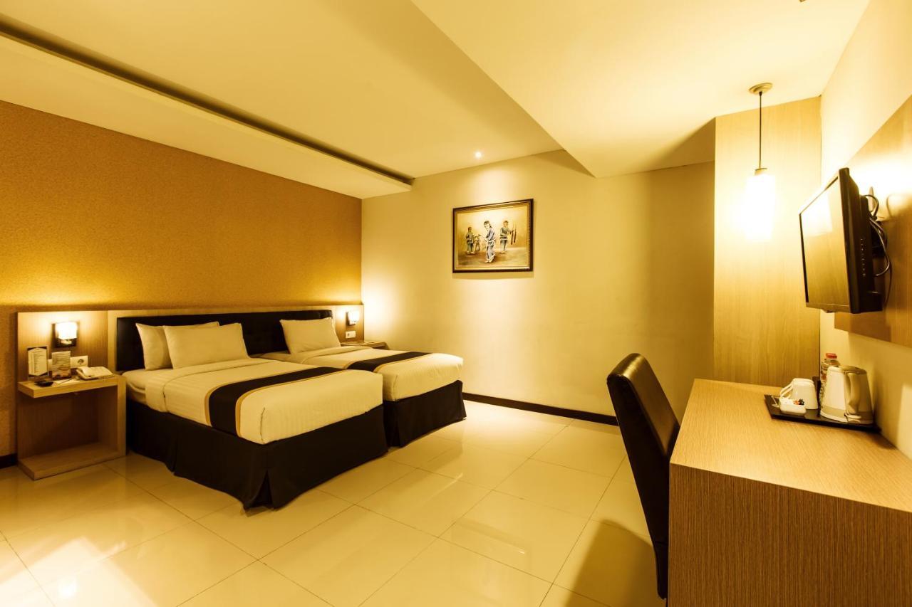 D'Best Hotel Pasar Baru Бандунг Екстериор снимка