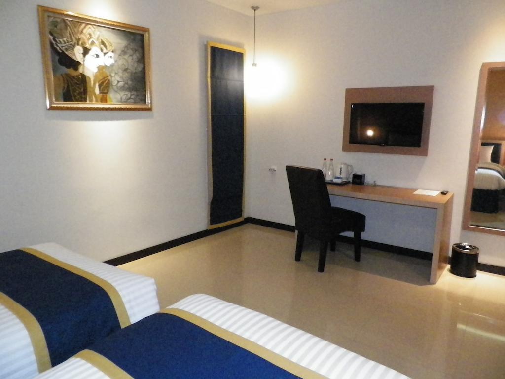 D'Best Hotel Pasar Baru Бандунг Екстериор снимка