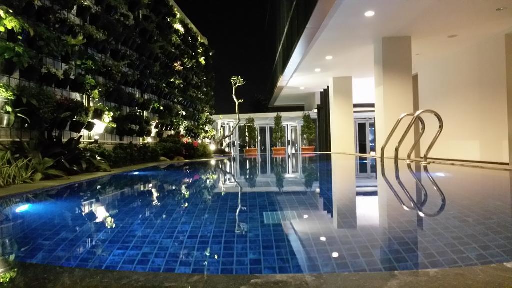 D'Best Hotel Pasar Baru Бандунг Екстериор снимка