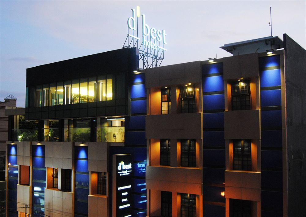 D'Best Hotel Pasar Baru Бандунг Екстериор снимка